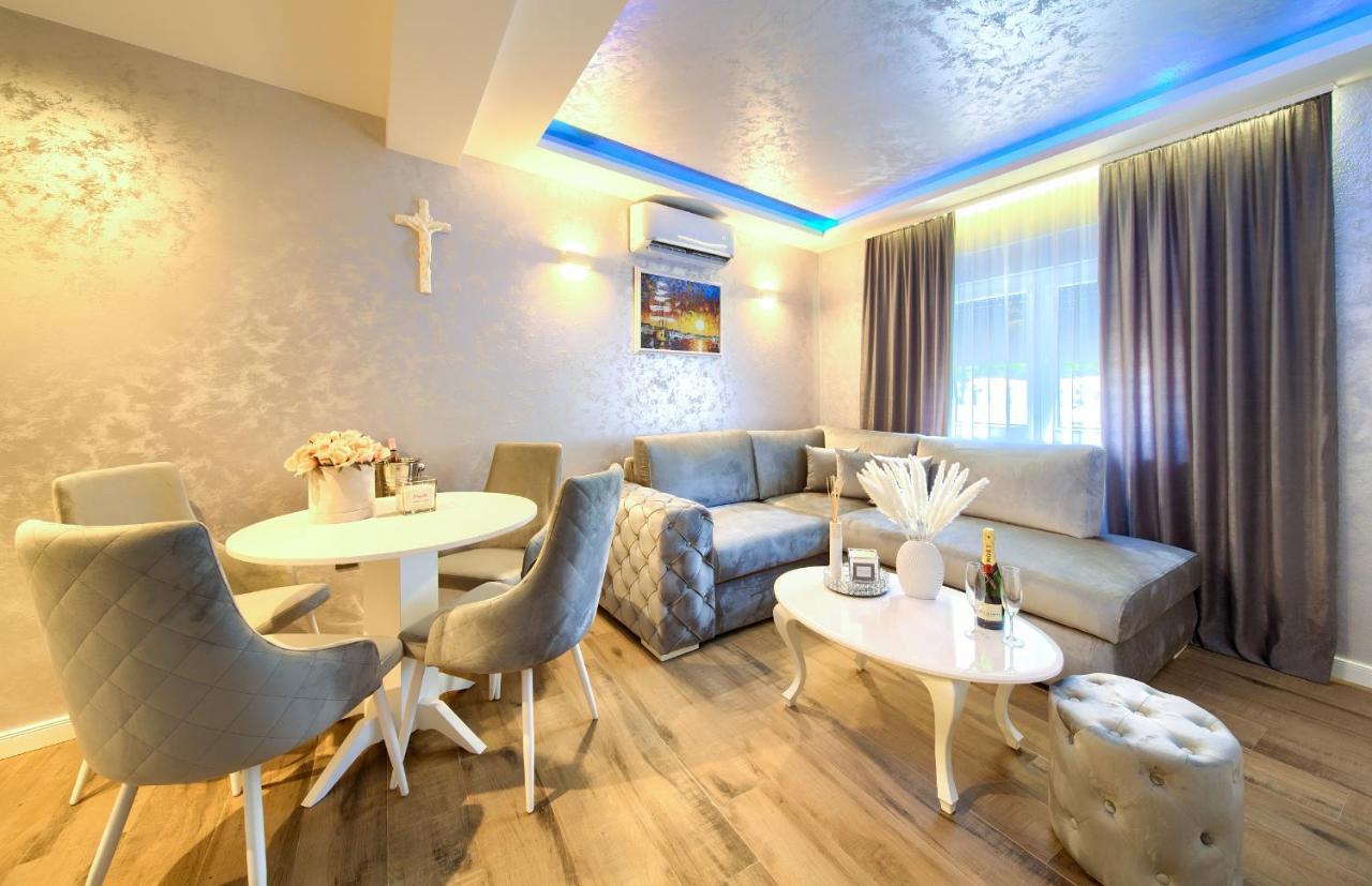 Luxury Apartments Jf Раб Екстериор снимка