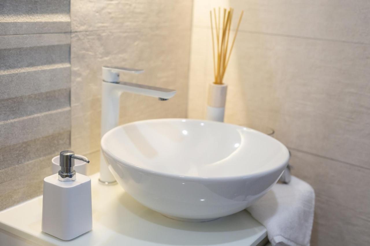 Luxury Apartments Jf Раб Екстериор снимка