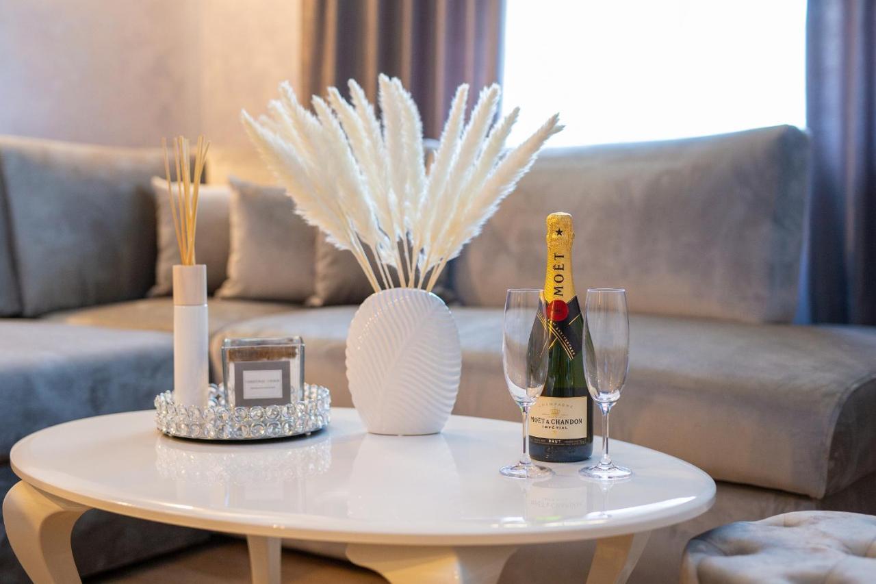 Luxury Apartments Jf Раб Екстериор снимка